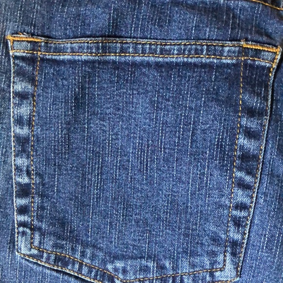 Bill Blass Modern Fit Jeans - Picture 5 of 7